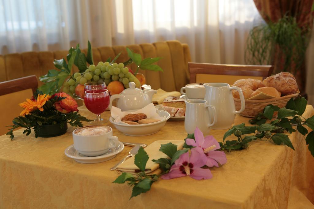 Hotel Villa Luca Chianciano Terme Eksteriør bilde