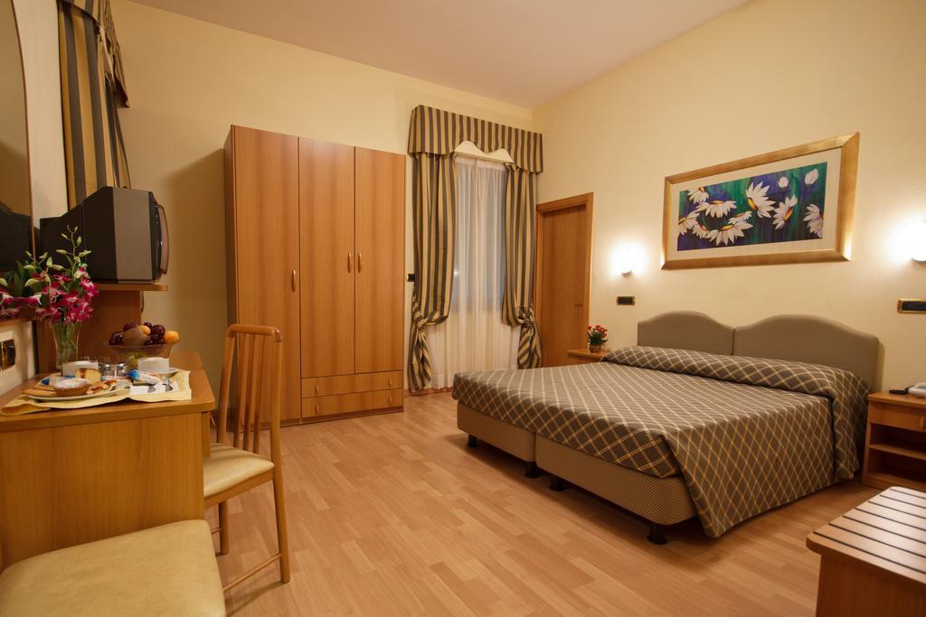 Hotel Villa Luca Chianciano Terme Eksteriør bilde
