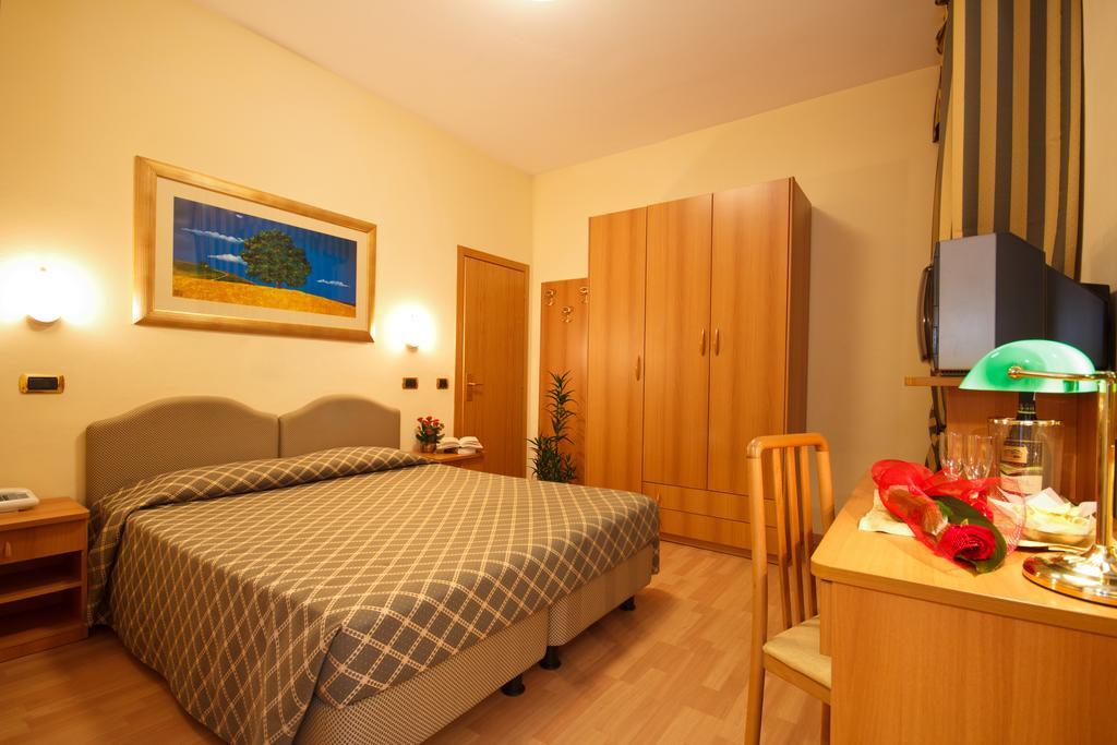Hotel Villa Luca Chianciano Terme Eksteriør bilde