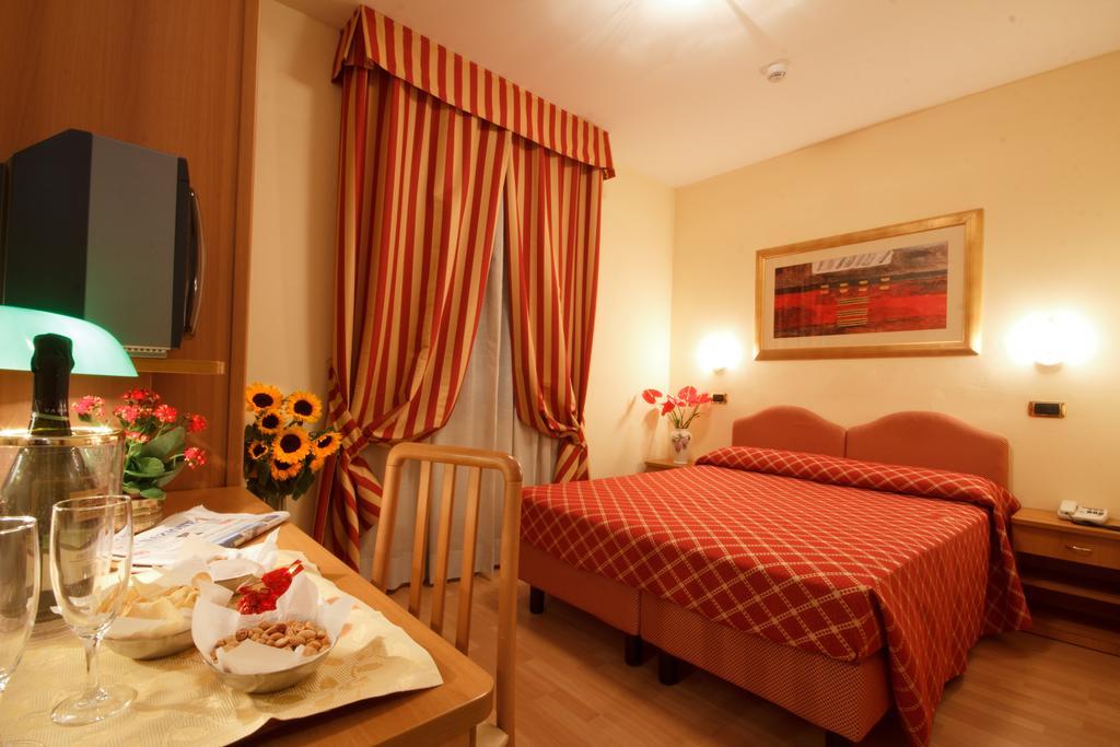 Hotel Villa Luca Chianciano Terme Eksteriør bilde