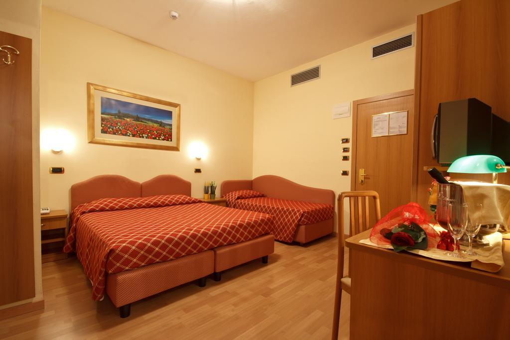 Hotel Villa Luca Chianciano Terme Eksteriør bilde