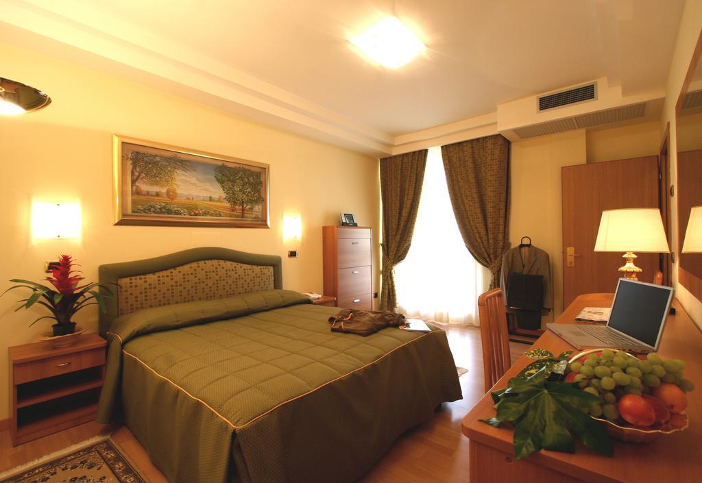 Hotel Villa Luca Chianciano Terme Eksteriør bilde