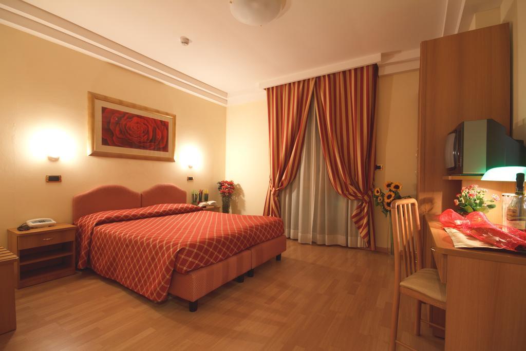 Hotel Villa Luca Chianciano Terme Eksteriør bilde