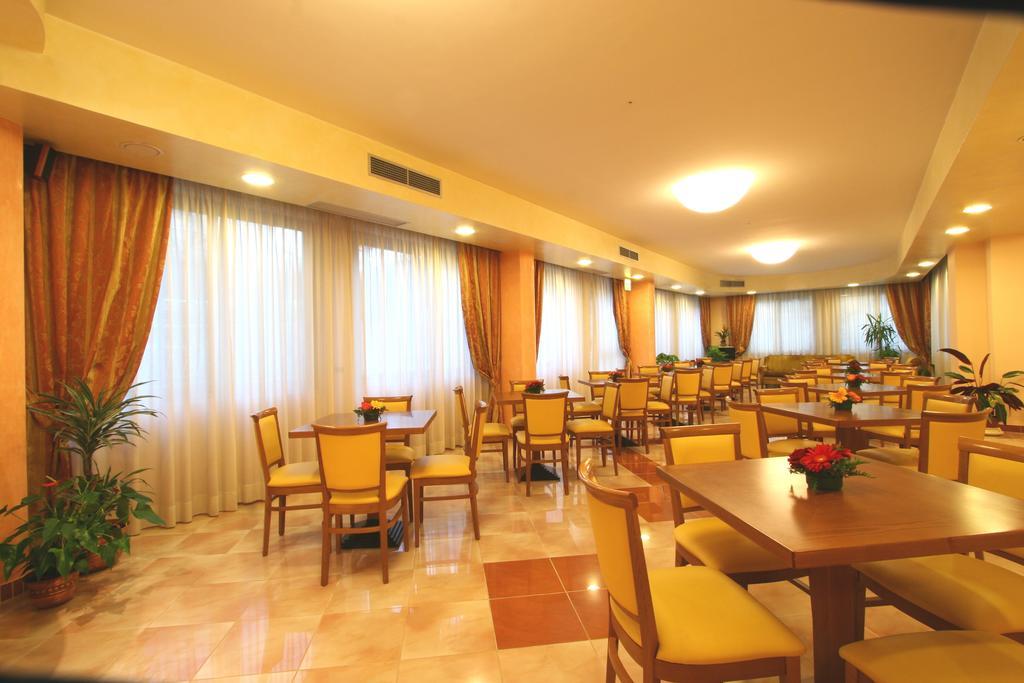 Hotel Villa Luca Chianciano Terme Eksteriør bilde